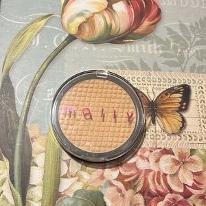 Mally Liquifuse powder foundation .20 oz